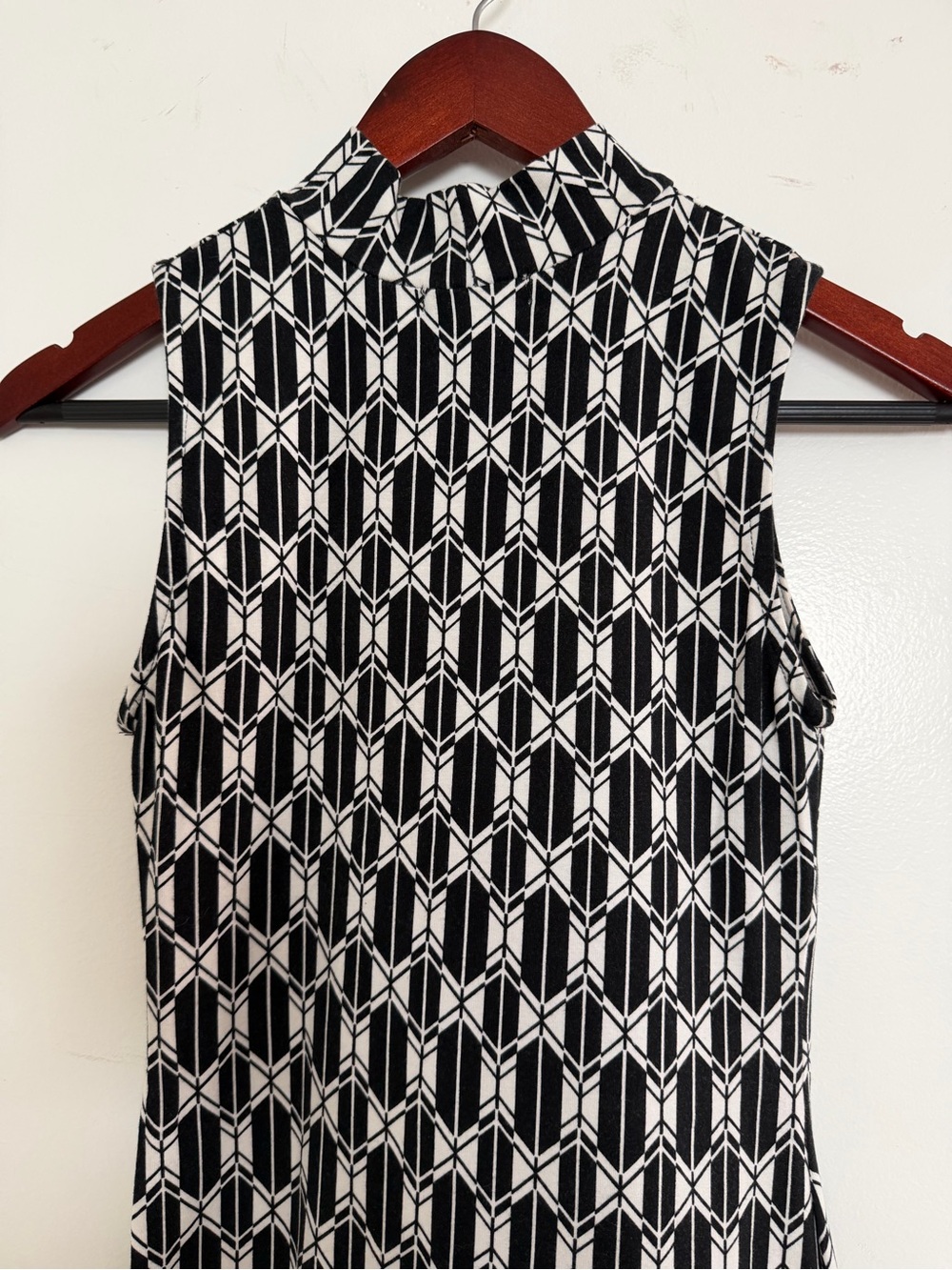 Charlotte Russe Black & White Geometric Mock Neck Tank